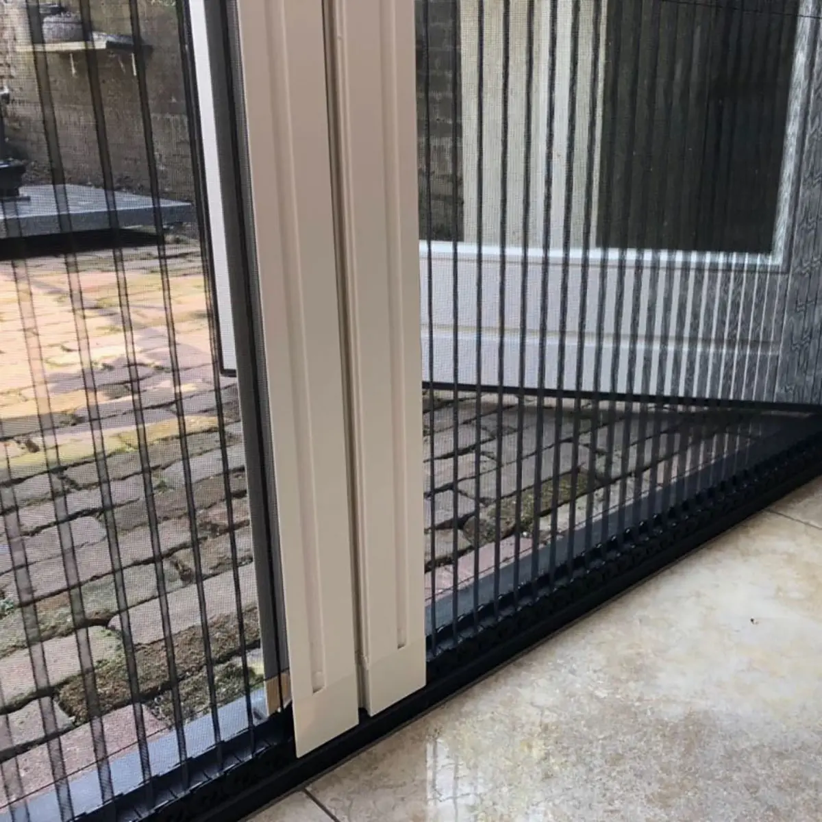 Güzelyalı kış bahçesinde plise sineklik