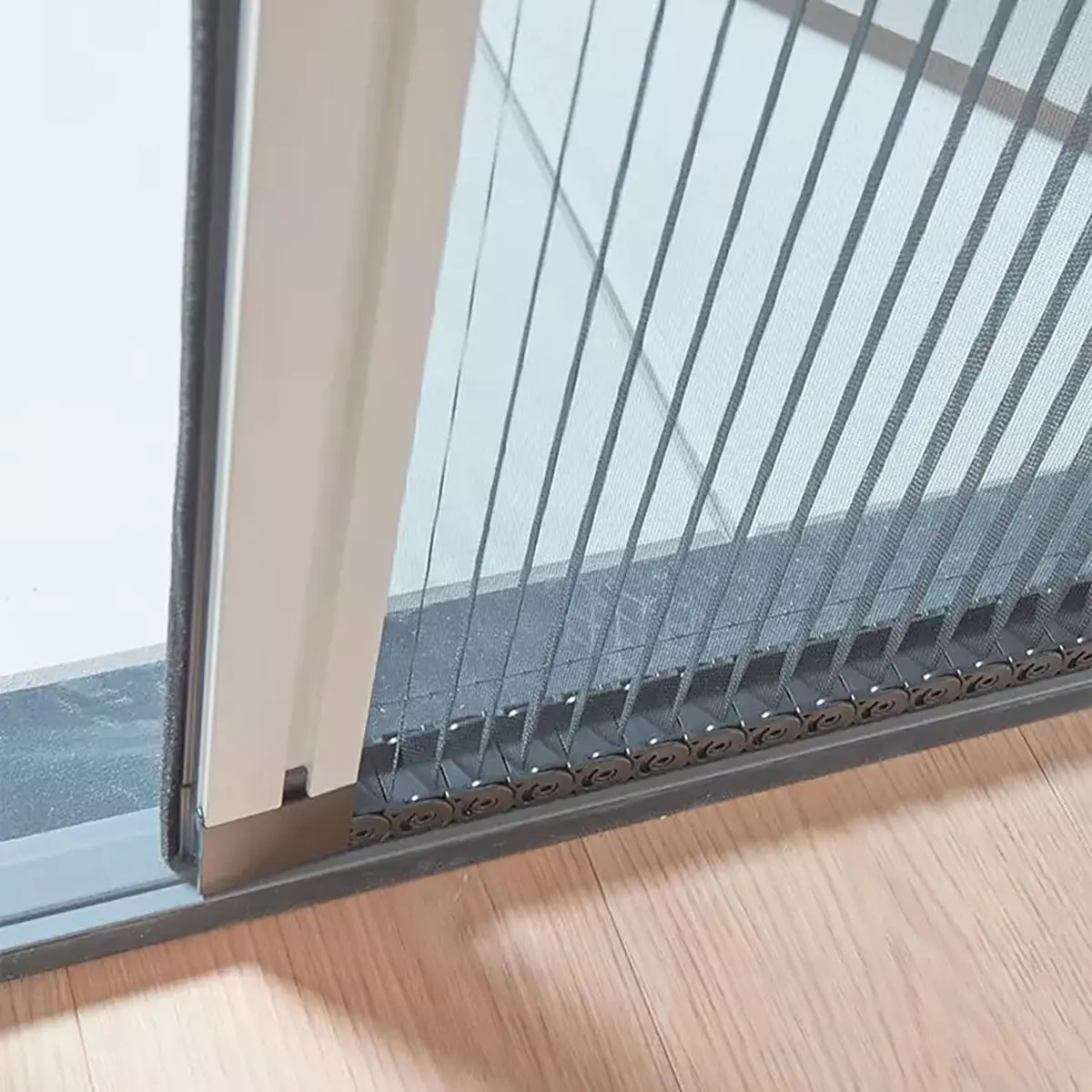 Güzelyalı sahil ofisinde stor sineklik